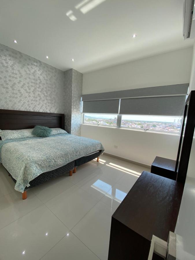 Condominio Torre Eme Frente Al Malecon Vista A La Ciudad Con Alberca Y Algo Al Mar Gimnacio Mazatlán Buitenkant foto